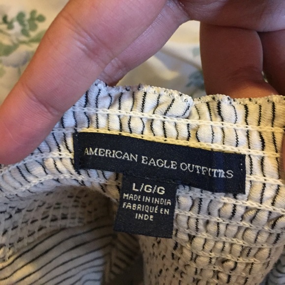 American Eagle (AEO) lace-up beige/black crop top - Picture 4 of 5